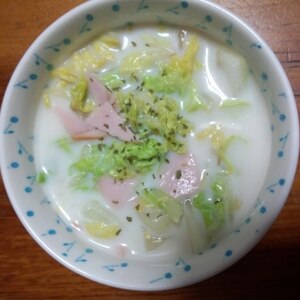 白菜とハムの牛乳スープ
